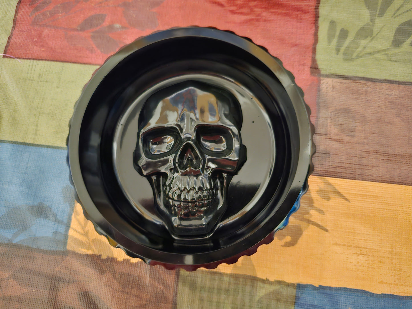 Glow in the dark resin ashtray