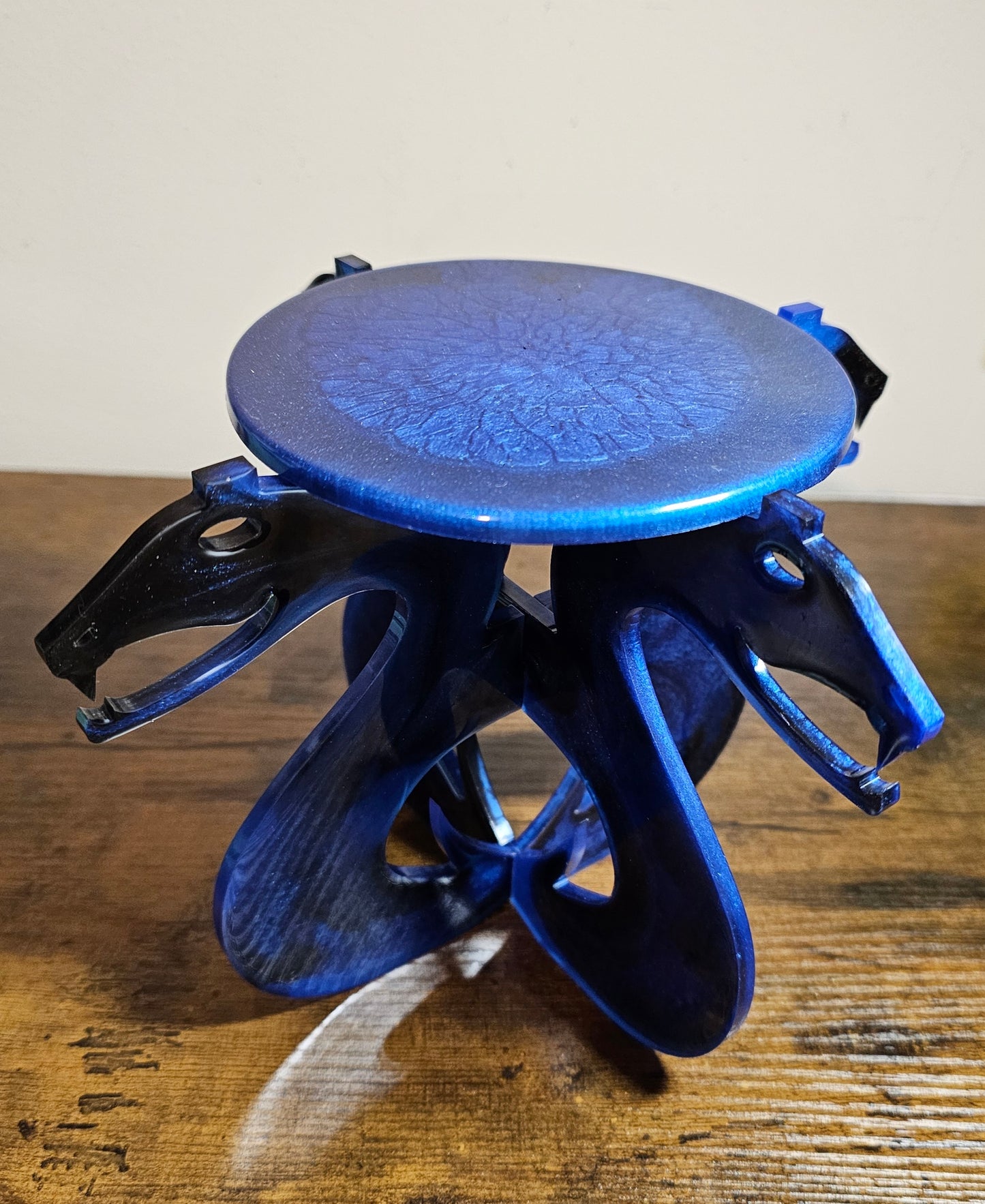 Snake stand